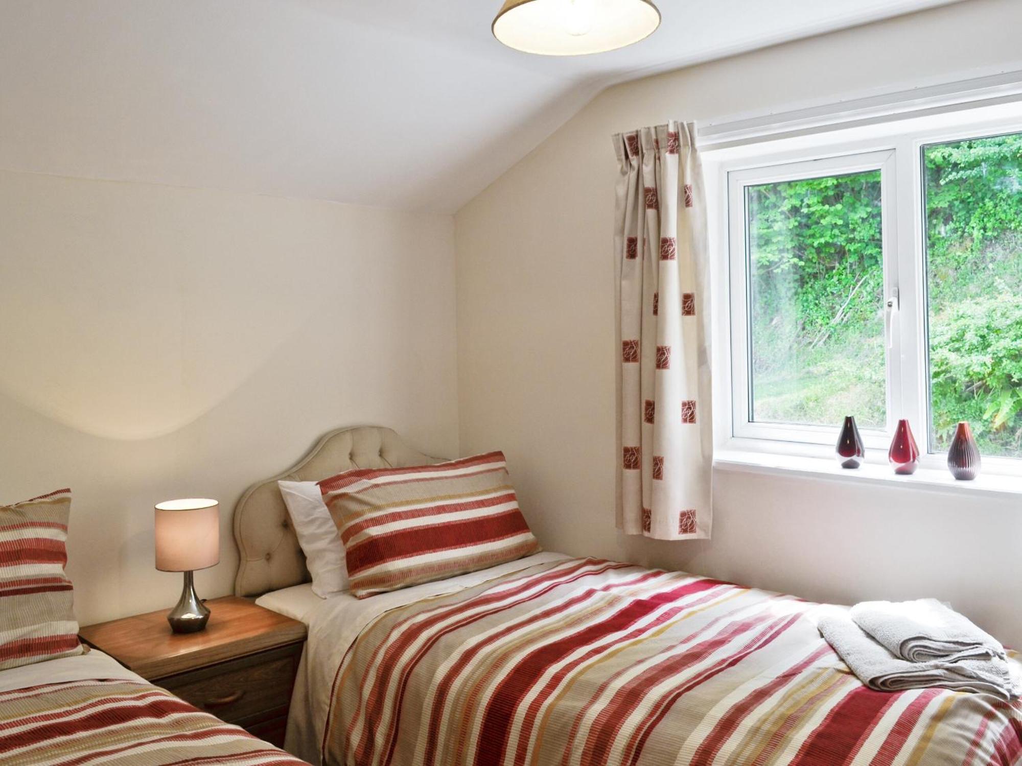 Вилла Thornhill Whitchurch  Экстерьер фото