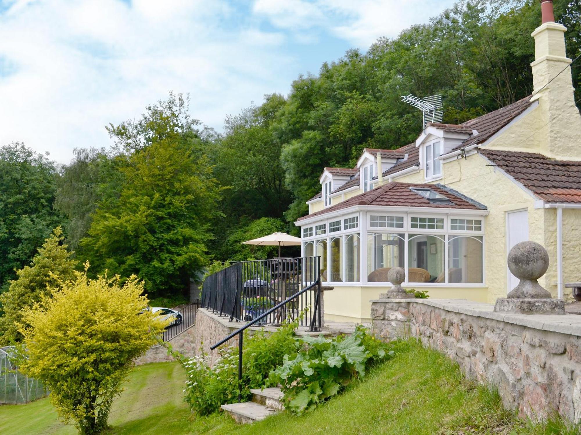Вилла Thornhill Whitchurch  Экстерьер фото